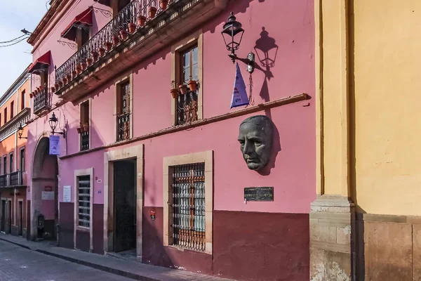 Cidade Guanajuato México Abril 2016 Uma Escultura Bronze Benemerito Las — Fotografia de Stock