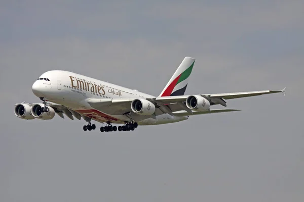 Amsterdam Nederländerna August1 2017 Airbus A380 Redo För Att Landa — Stockfoto