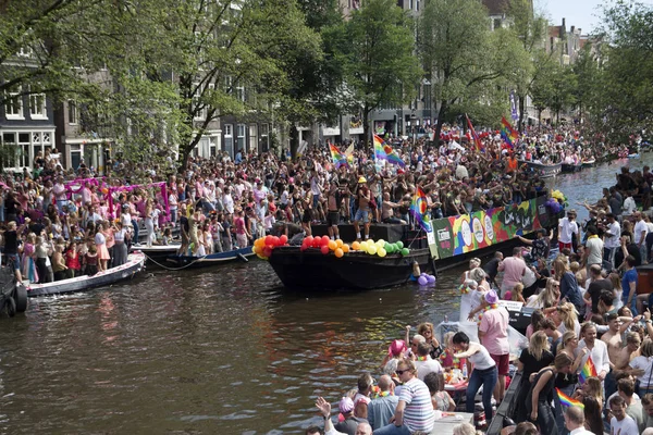 Amsterdam Netherlands August 2017 Participants Dance Front Spectators Famous Canal — Stock Photo, Image