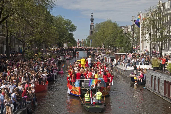 Amsterdam Netherlands August 2017 Participants Dance Front Spectators Famous Canal — Stock Photo, Image