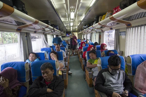 Yogjakarta Java Indonesie Augustus 2018 Traveling Travelers Train Bandung Yogyakarta — Stock Photo, Image