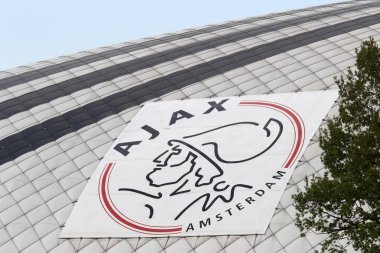 Zandvoort pistinde jumbo yarış günlerinde Formle 1 Auto coureur Max verstappen. Max burada sürücüler 2011 Formula 1 araba Rb 7 yeni renklerde boyanmış. Grand Prix Formula 1 35 yıl sonra gelecek yıl 2019 burada yapılacak