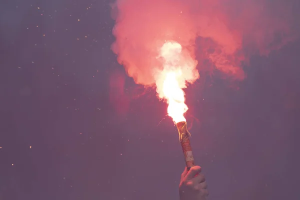 Tocha Fogo Quente Com Fumaça Torcedor Futebol — Fotografia de Stock