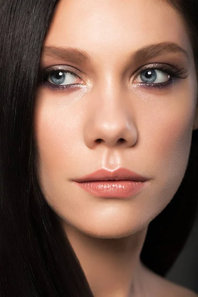Beautiful Young Woman Clean Fresh Skin Perfect Makeup Beauty Fashion — Stock Photo, Image