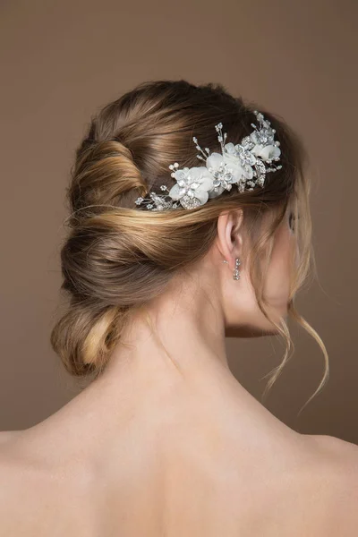 Hairstyle for the wedding. Back view. Modern wedding hairstyle — Stock Photo, Image