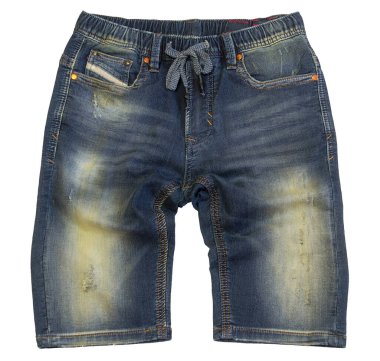 Denim şortları beyaz arkaplanda izole edildi