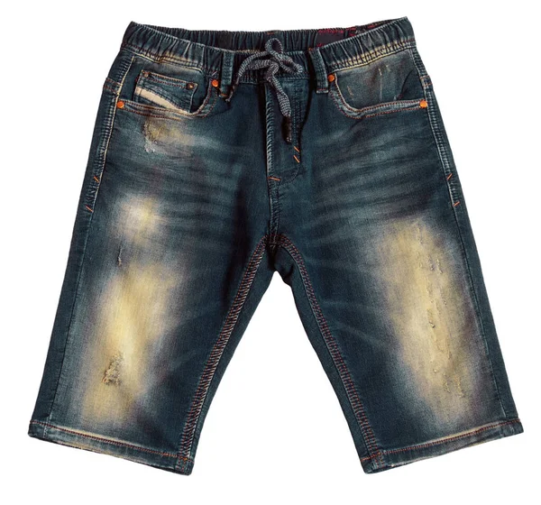 Denim şortları beyaz arkaplanda izole edildi