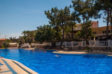 Kanakli, Alanya, Türkiye - 17 Mayıs 2018: Alanya 'daki Larissa Green Hill Sahili Bölgesi