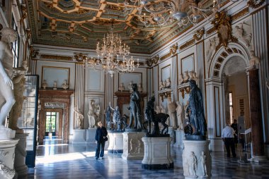 Roma, İtalya - 09 Ekim 2009: Capitolini Müzesi Hall. Palazzo del Conservatori, Campidoglio Meydanı. Nuovo Sarayı