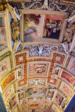 Roma, İtalya - 09 Ekim 2009: İtalya 'nın Vatikan kentindeki Belvedere Avlusunun batı yakasında yer alan Coğrafi Haritalar Galerisi.