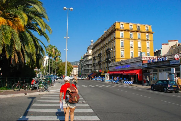 Niza Francia Septiembre 2009 Tráfico Personas Las Calles Brillante Niza — Foto de Stock