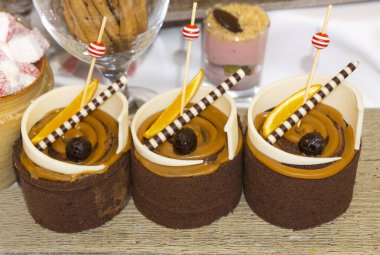 En leziz renkli pasta. Doğu tatlıları