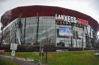 Köln, Kuzey Ren-Vestfalya, Almanya - 04 Aralık 2012: Almanya Köln 'de Lanxess Arena adlı çok amaçlı spor kompleksi. 