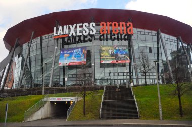 Köln, Kuzey Ren-Vestfalya, Almanya - 04 Aralık 2012: Almanya Köln 'de Lanxess Arena adlı çok amaçlı spor kompleksi. 
