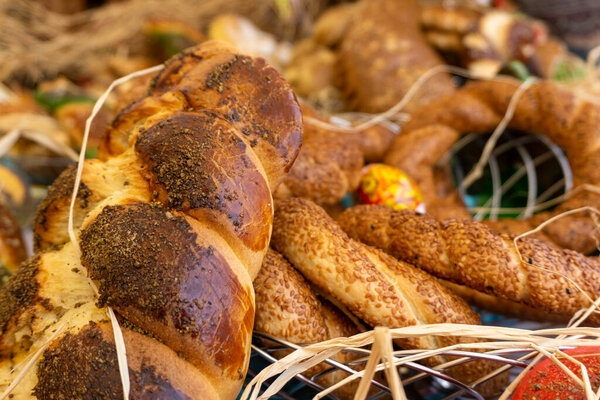 Пасхальный праздник - торты, булочки, выпечка и яйца