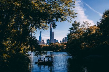 Yeşil bahar Central Park Manhattan manzara görünümü, New York, Abd