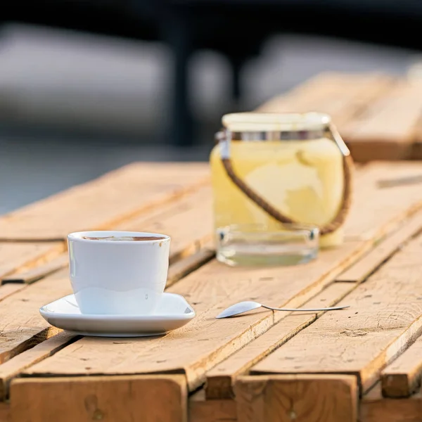 Coffee Cup Table Beach Bar Magdeburg — Stock Photo, Image