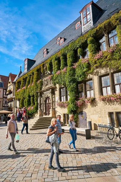 Quedlinburg Allemagne Septembre 2018 Touristes Devant Mairie Historique Vieille Ville — Photo