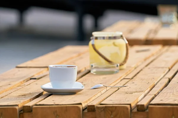 Coffee Cup Table Beach Bar Magdeburg — Stock Photo, Image