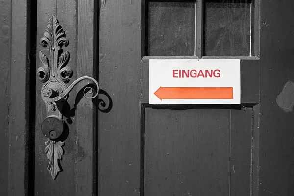 Schild Mit Dem Wort Eingang Einer Tür Der Quedlinburger Altstadt — Stockfoto