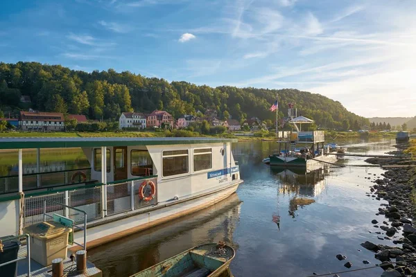 Wehlen Germany October 2018 Ferry Traffic Elbe Wehlen Elbe Sandstone — Stock Photo, Image