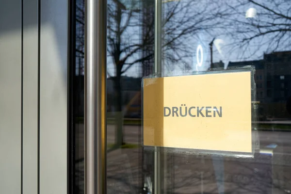 Schild Der Eingangstür Einem Geschäft Mit Der Aufschrift Presse — Stockfoto