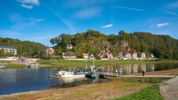 Rathen Germany October 2018 Ferry Traffic Resort Rathen Elbe Sandstone — Stock Photo, Image