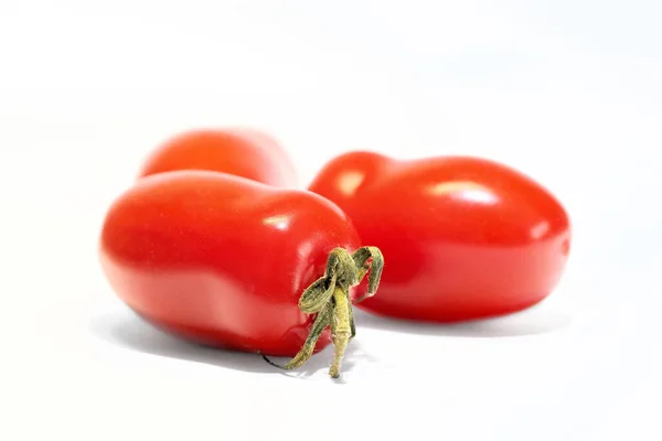 Rijpe Roma Tomaten Solanum Lycopersicum Met Witte Achtergrond — Stockfoto