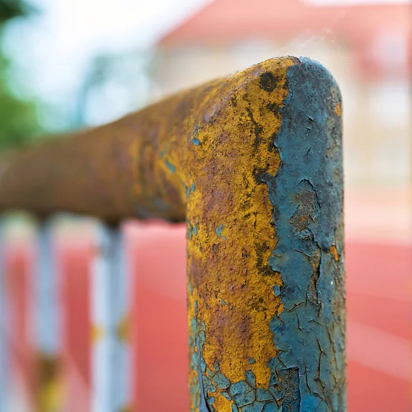 Paint Flaking Old Dilapidated Rusty Fence — Stock Photo, Image