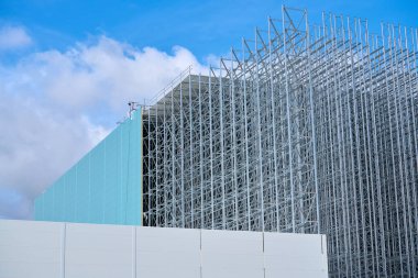 Almanya 'nın Magdeburg kentindeki sanayi bölgesinde yeni bir depo inşaatı