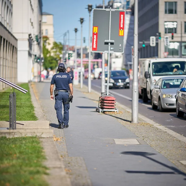 Berlin Germany September 2020 Armed Police Officer Reinforce Police Presence — Stock Photo, Image