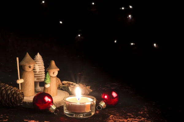 Trä Jul Figur Med Ljus — Stockfoto