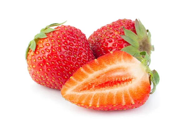 在白色背景下隔绝的草莓果特写 — 图库照片