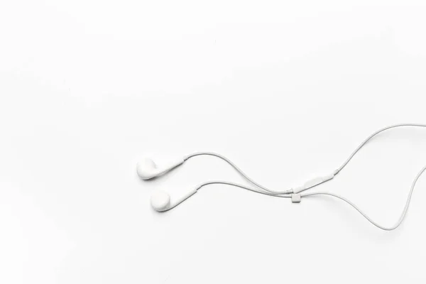 Auriculares Blancos Aislados Sobre Fondo Blanco —  Fotos de Stock