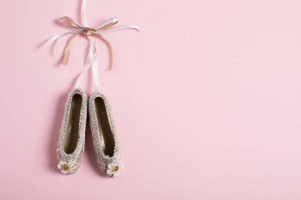 Рождественское Украшение Пуанты Обувь Розовом Фоне — стоковое фото
