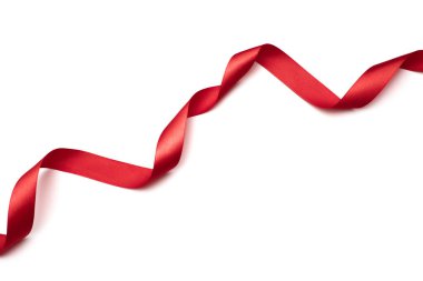 Beyaz adam izole kırmızı saten şerit