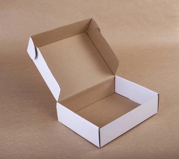 Άνοιξε λευκό κουτί από χαρτόνι — Φωτογραφία Αρχείου