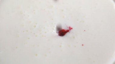 Pembe reçel güler yüzlü içine dökme