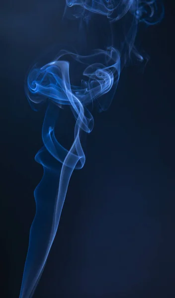 Abstractos remolinos de humo azul — Foto de Stock