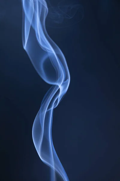 Abstraktní modré kouřové spirály — Stock fotografie