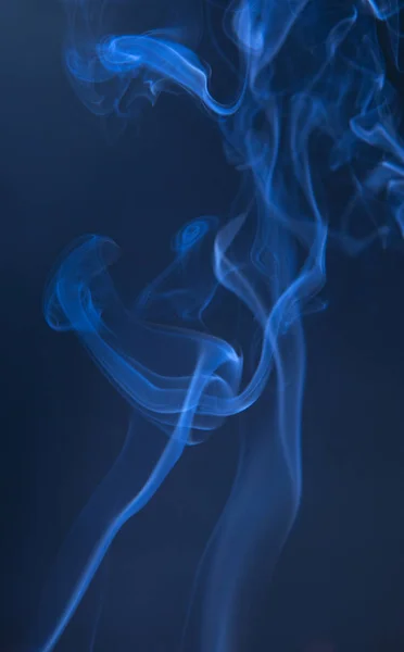 Abstractos remolinos de humo azul — Foto de Stock