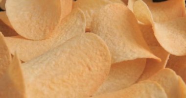 Dönen patates cipsi yakın kadar makro görünümü gıda arka plan