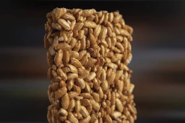 Ayçiçeği tohumu yapılan tatlılar kozinaki — Stok fotoğraf