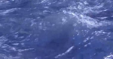 Su akışını kapatın. Dağ nehir suyu