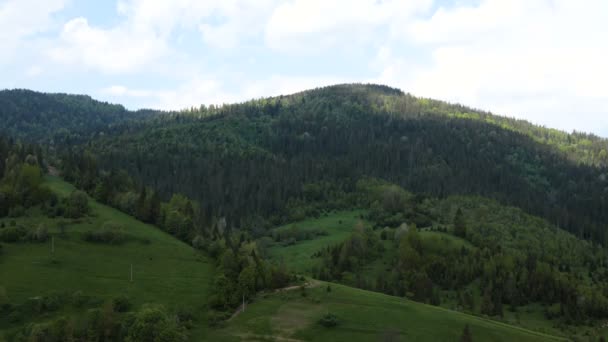 Tiden Förfaller Blå Himmel Med Moln Över Berget — Stockvideo