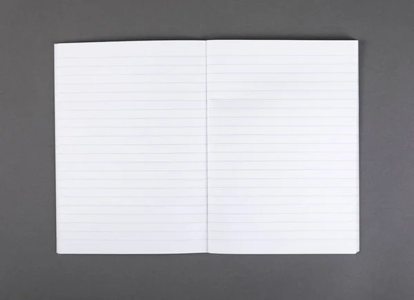 Ανοίξτε το σημειωματάριο με κενές σελίδες — Φωτογραφία Αρχείου