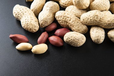 Kabuklu fıstıklar.