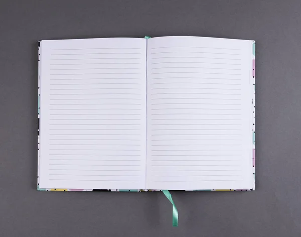 Caderno aberto com páginas em branco — Fotografia de Stock