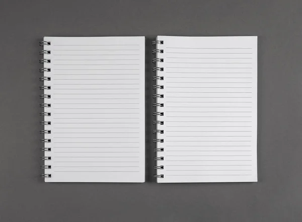 Cuaderno abierto con páginas en blanco — Foto de Stock