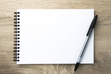 açık defter ile boş sayfalar